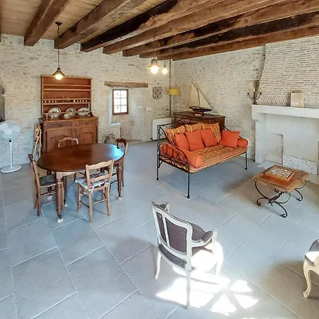 Les Lumas Holiday home Taize-Aizie