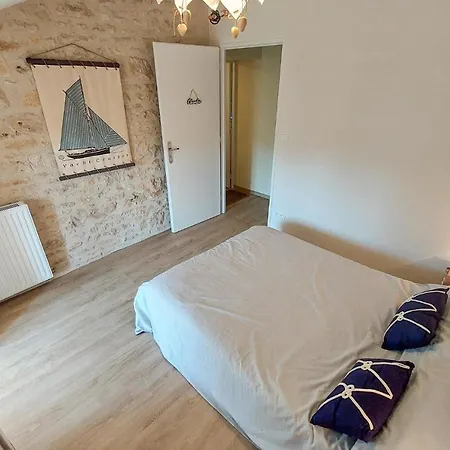 Les Lumas Taize-Aizie