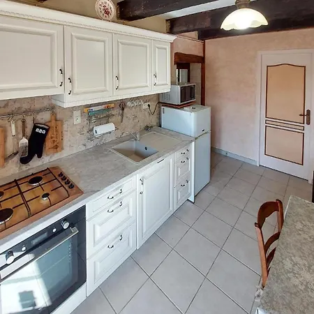 Nyaraló Les Lumas Taize-Aizie