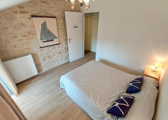 Les Lumas Taize-Aizie