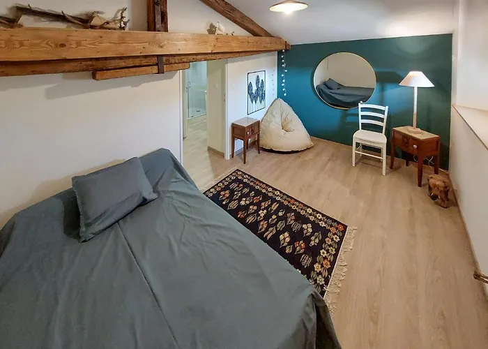 Les Lumas بيت للعطل Taize-Aizie